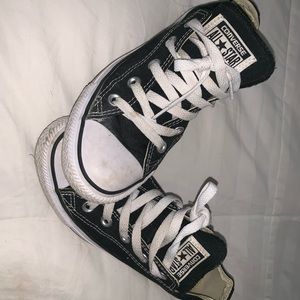 Women size 6 converse